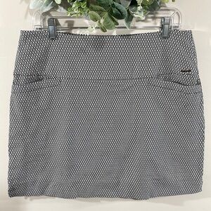S.C. & CO. Tummy Control Skort Pull On Black White Print L